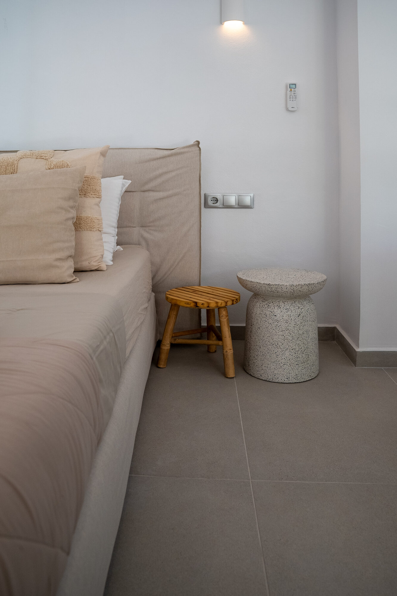 Schlafzimmer-Detail und Bettwäsche
